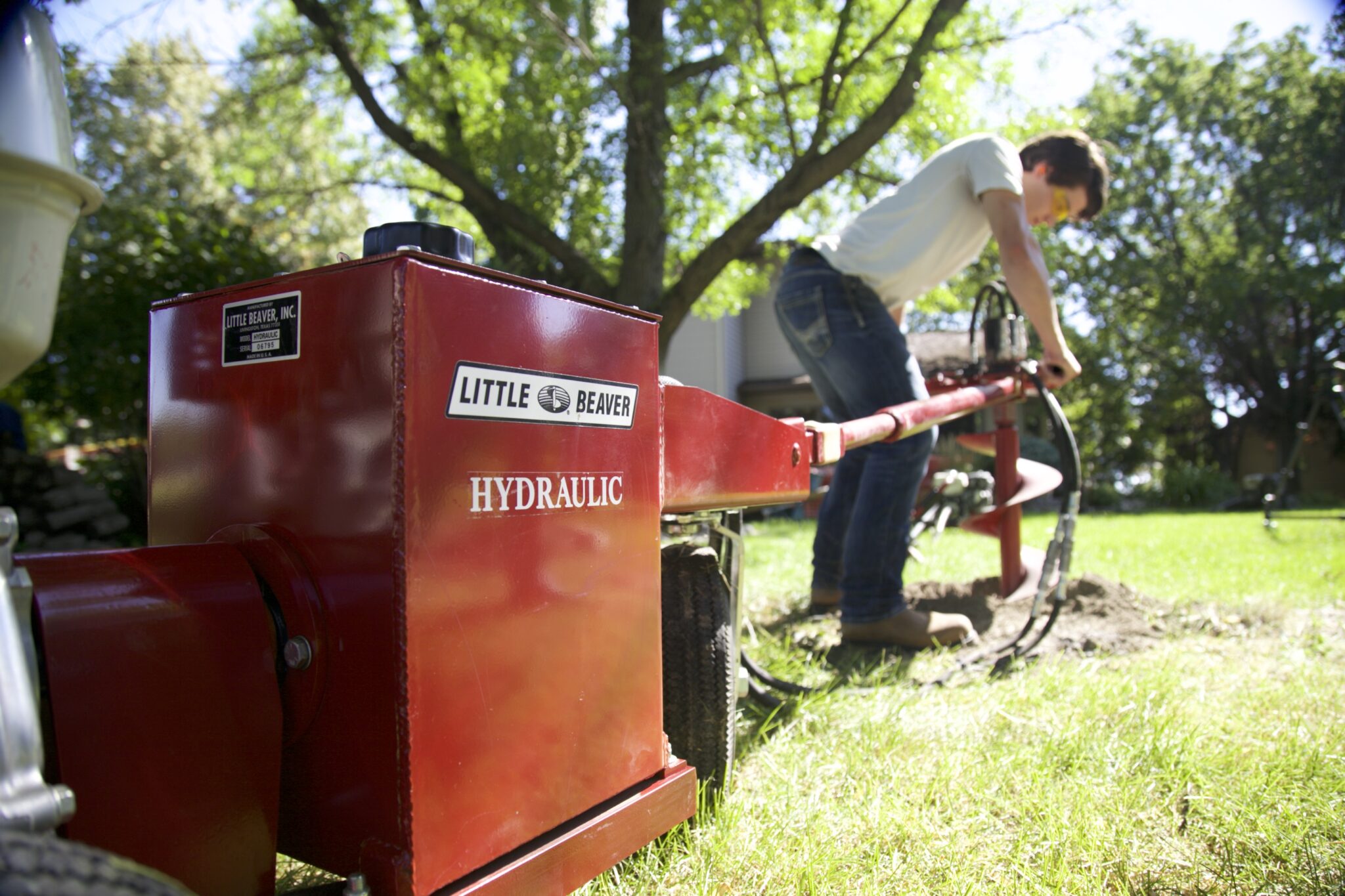 Hydraulic Earth Drills | Little Beaver