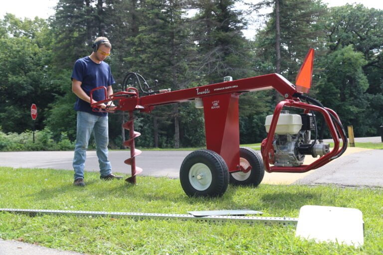 Towable Hydraulic Earth Drills | Little Beaver